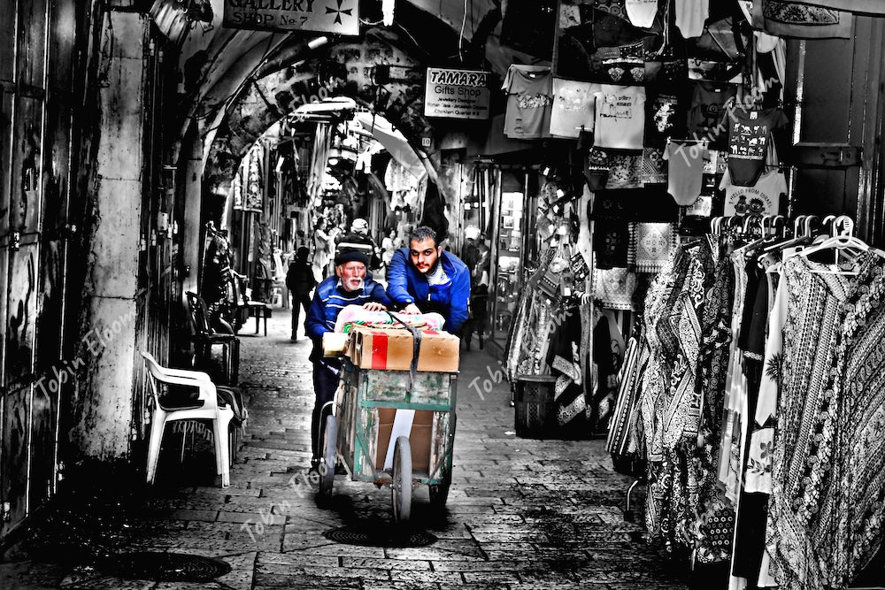 Israel: Market work BW